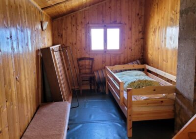 Avant rénovation d'une chambre d'un mayen à Haute-Nendaz